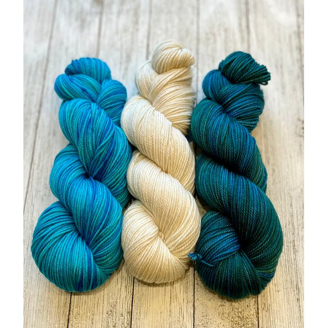 'All About Me Cowl' Kit - (Pattern Not Included)