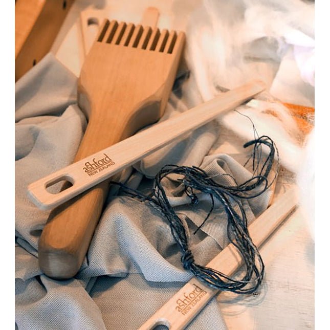 Weaving Needles - A Twist of Yarn